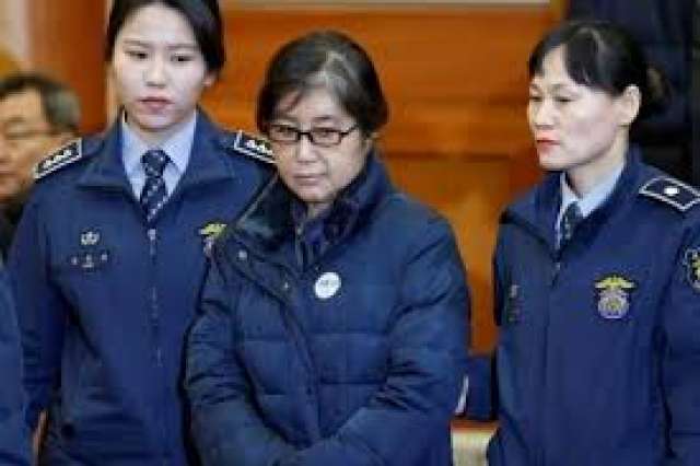 شوى سون سيل صديقة رئيسة كوريا الجنوبية المقالة
