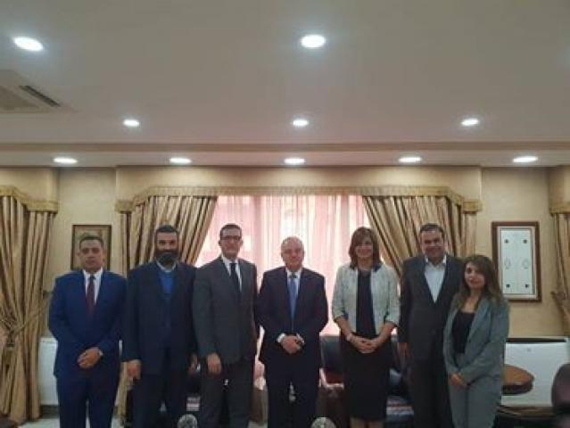 السفيرة نبيلة مكرم والسفير المصري في الأردن 