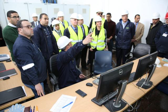 وزيرة البيئة تتفقد تنفيذ مشروع محطة المعالجة المتكامل لمياه الصرف الصناعى في مصنع أبو قير بالأسكندرية