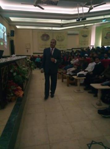  المحرصاويرئيس جامعة الأزهريلقى محاضرة في كلية اللغة العربية بالقاهرة