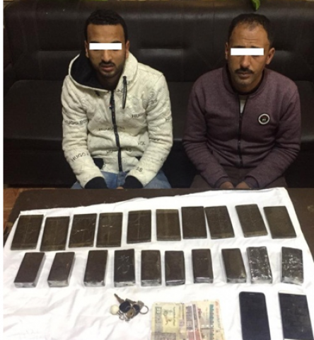 ضبط شخصين بالإسكندرية وبحوزتهما 20 طربة لمخدر الحشيش
