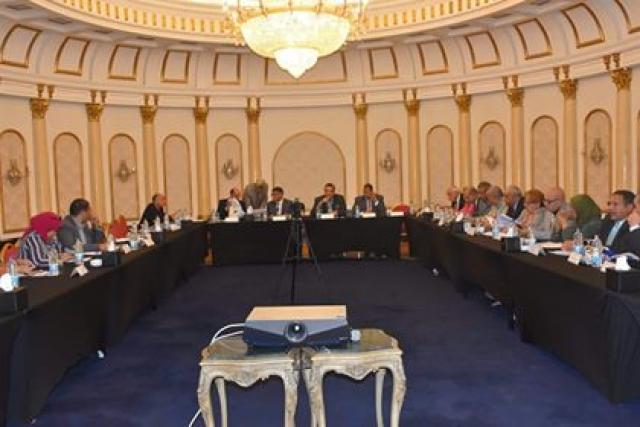 مجلس أمناء القاهرة الجديدة خلال اجتماعه الشهرى 