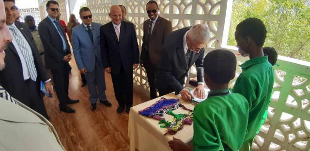 نائب وزير الخارجية يبحث التعاون المشترك مع عدد من وزراء الحكومة الصومالية