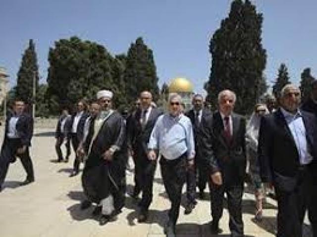 قوات الاحتلال تفرج عن وزير شؤون القدس لدى السلطة الفلسطينية