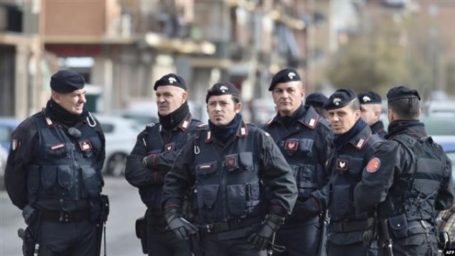 الشرطة الإيطالية  
