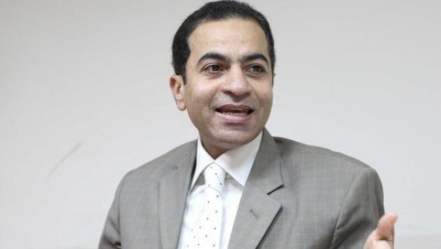 هشام إبراهيم، أستاذ الاستثمار والتمويل بجامعة القاهرة
