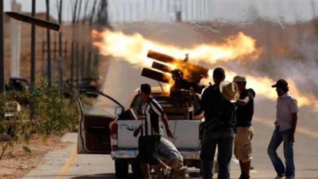 اشتباكات بالأسلحة الثقيلة جنوب طرابلس الليبية