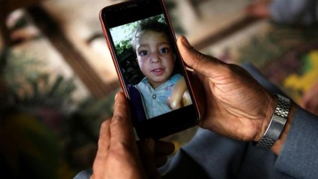 طفل يفجر عائلته في كشمير