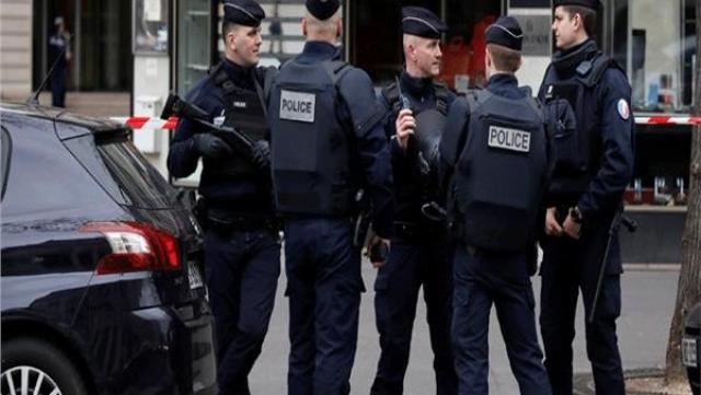 السلطات الفرنسية