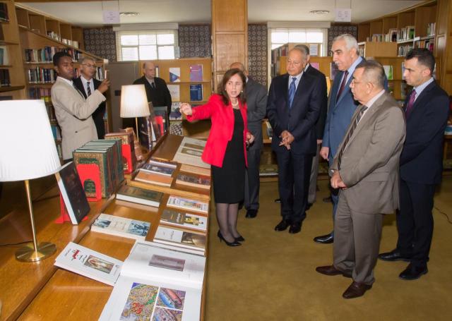 مكتبة جامعة الدول العربية تهدي مكتبة جامعة الموصل أكثر من (3000) كتاب