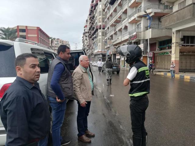 محافظ بورسعيد يتابع اعمال شفط تجمعات مياه الأمطار 