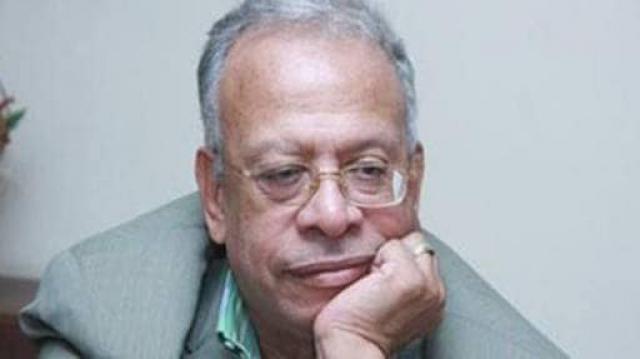 الكاتب مصطفى محرم