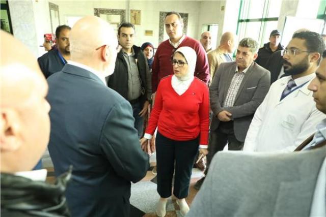 وزيرة الصحة والسكان خلال تفقد مستشفى رأس سدر المركزي