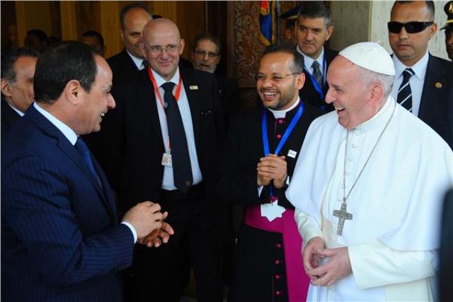 لقاء سابق بين الرئيس عبدالفتاح السيسي وبابا الفاتيكان