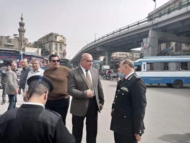 نائب محافظ القاهرة يتابع أخلاء ميدان العتبة 