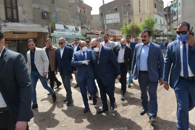 وزير التنمية المحلية و محافظ القاهرة يتفقدان منطقة المطرية 