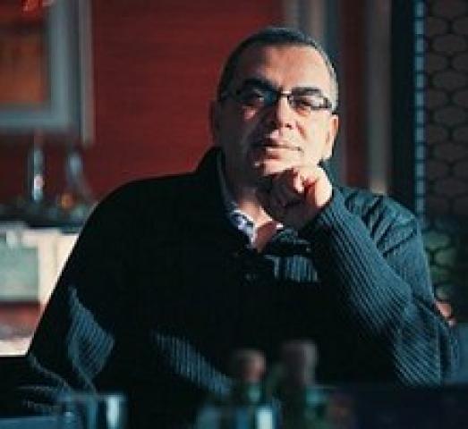 الكاتب الراحل احمد خالد توفيق