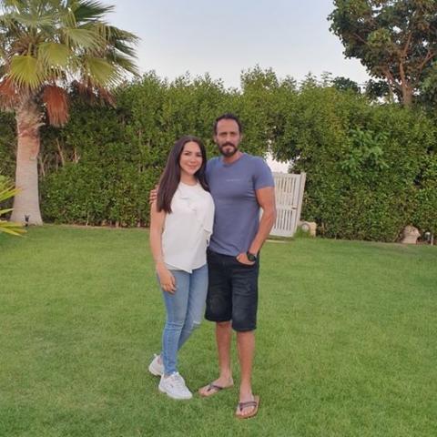 الفنان يوسف الشريف وزوجته انجي علاء