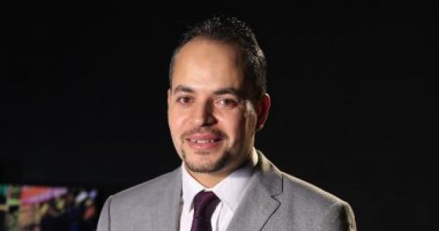 الدكتور كريم صبري استشاري جراحات السمنة والمناظير
