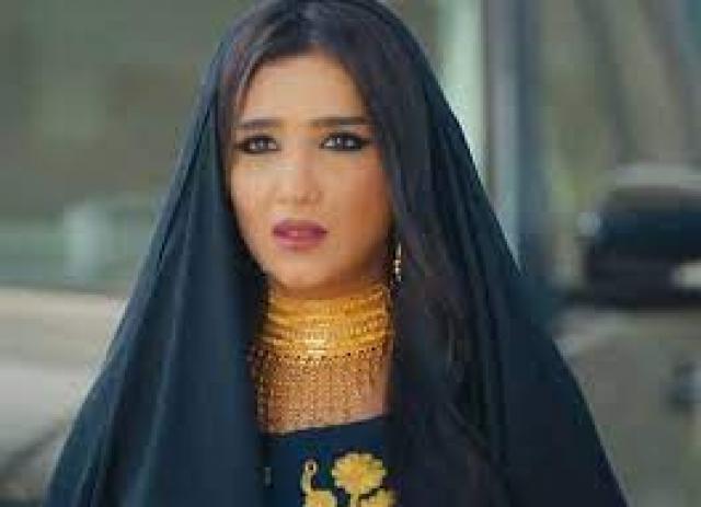 الفنانة مي عمر