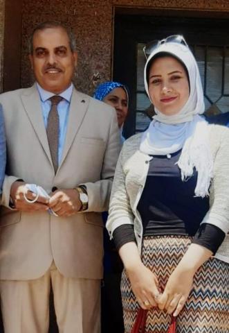 هبة يحيى مع رئيس جامعة الأزهر 