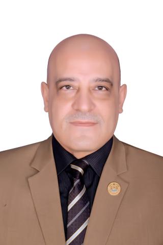 د.ايمن عثمان رئيس الجامعة
