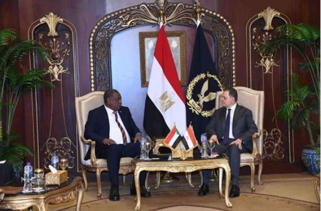 وزير الداخلية يستقبل نظيره السوداني