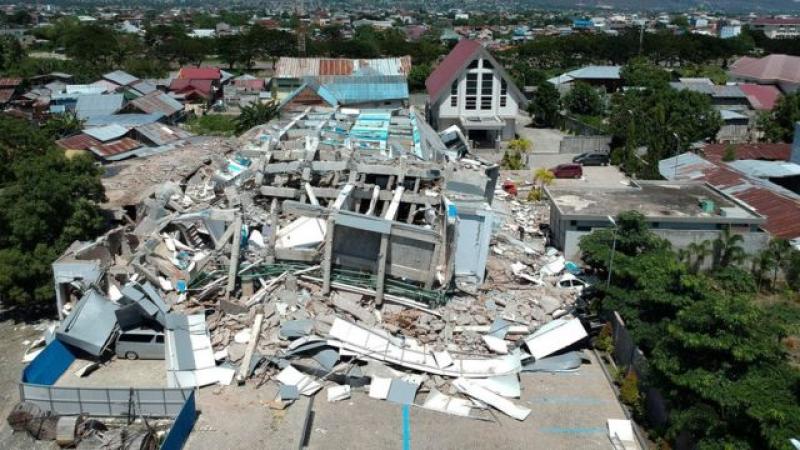 زلزال جزر منتاواي الإندونيسية
