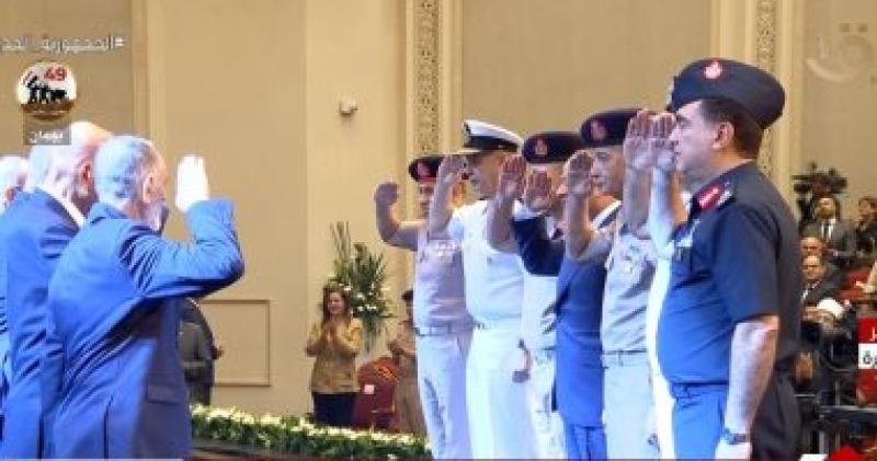 الرئيس السيسي يكرم أبطال معركة أبو عطوة