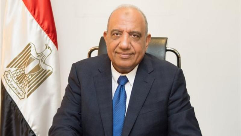  وزير قطاع الأعمال العام الدكتور محمود عصمت 