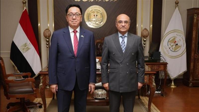 وزير العدل يستقبل سفير كازاخستان بالقاهرة