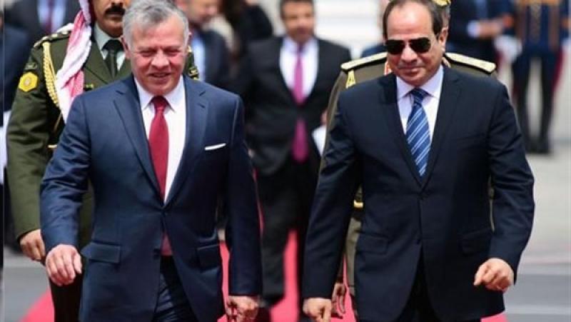 الرئيس السيسي يستقبل العاهل الأردني في مطار القاهرة 