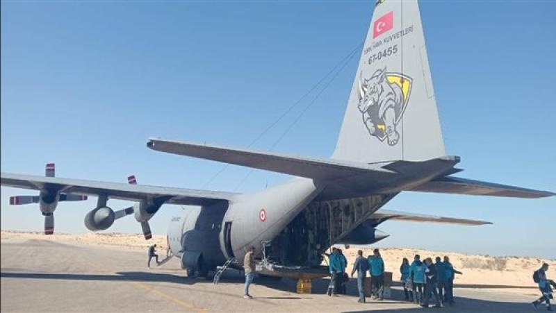 طائرة مساعدات تركية لأهالي غزة