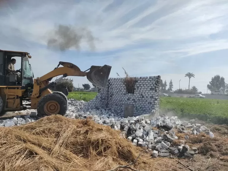 إجراءات حاسمة ورادعة بالبحيرة لإزالة التعديات على الأراضي الزراعية